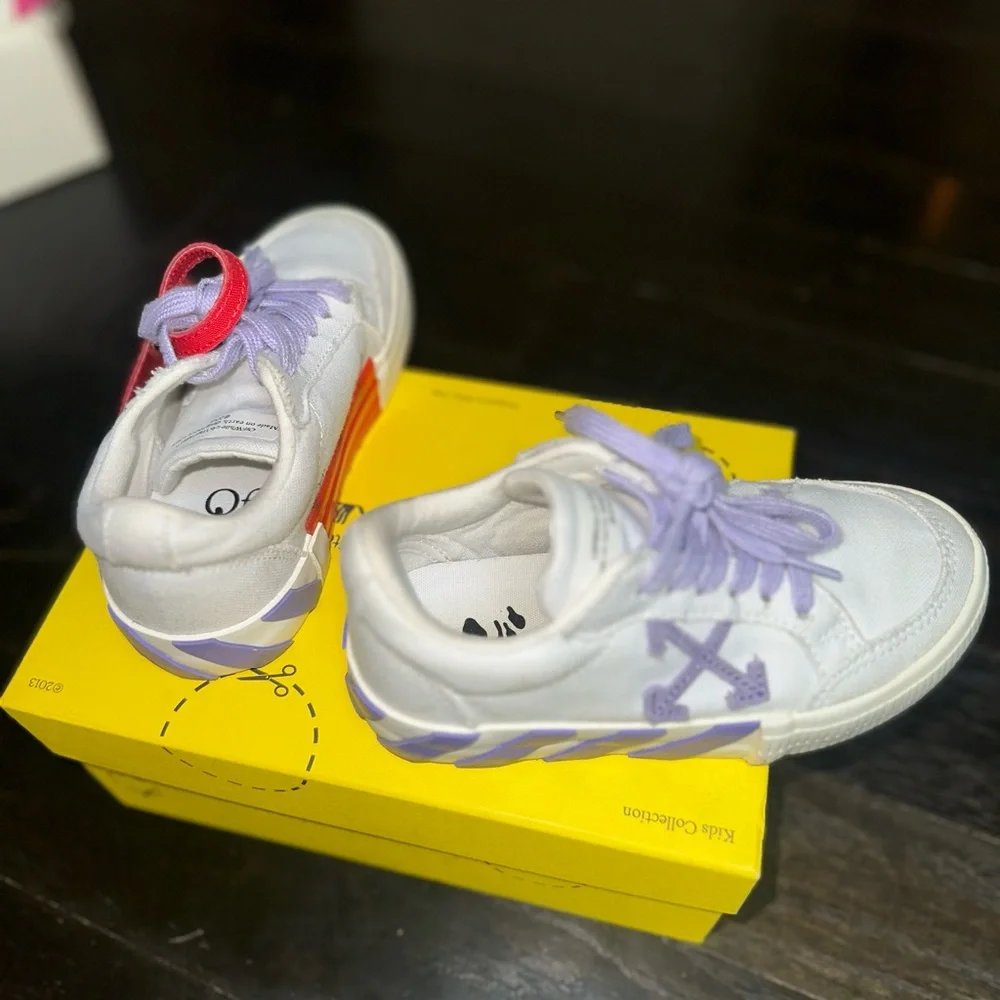 Off-White Kids
Vulcanized low-top sneakers - Picture 4 of 6